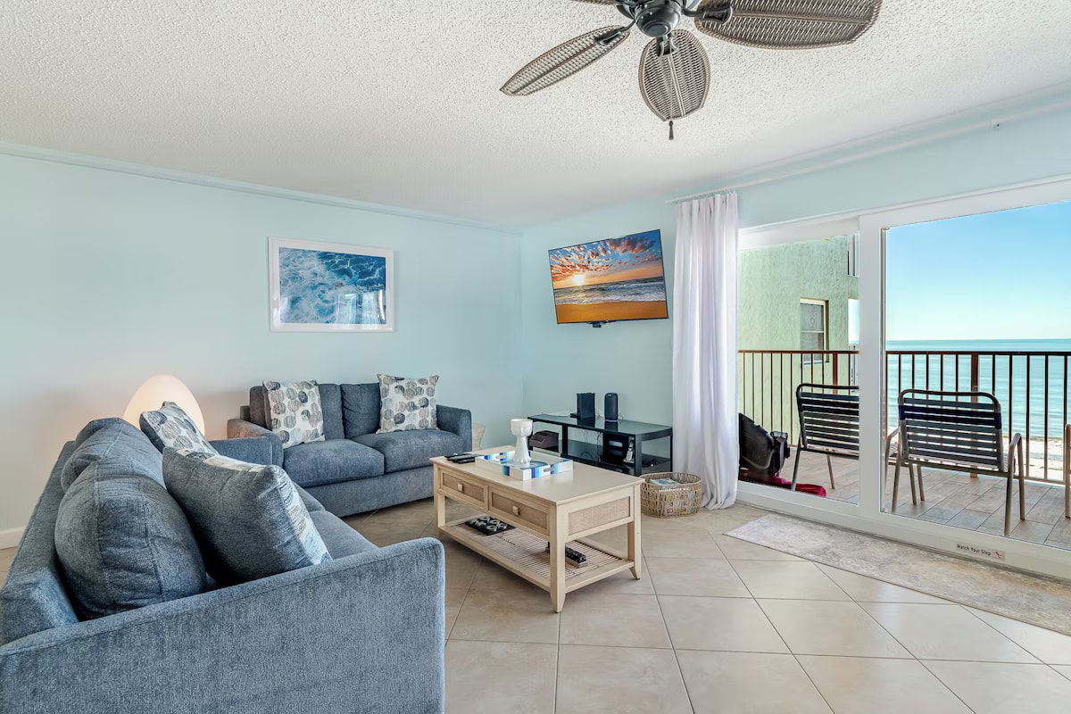 Bedroom with coastal decor